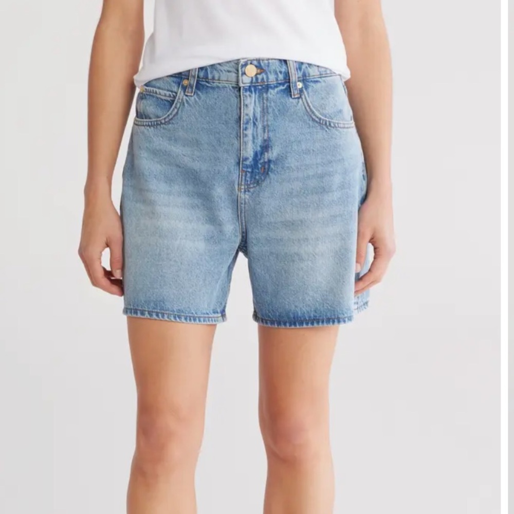 Frame Easy Denim Shorts— Light Blue